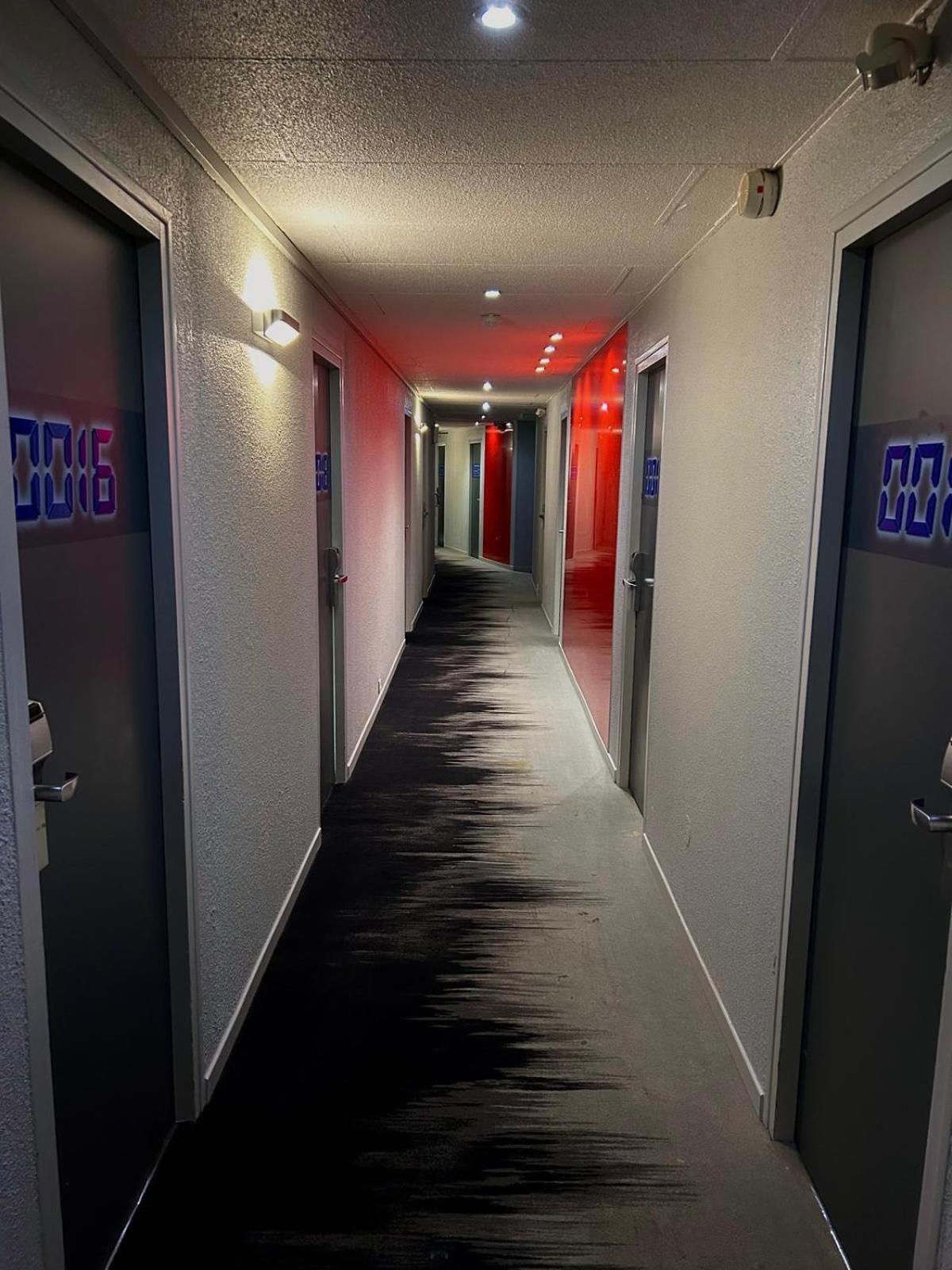 Enzo Hotels Trappes By Kyriad Direct Exterior photo